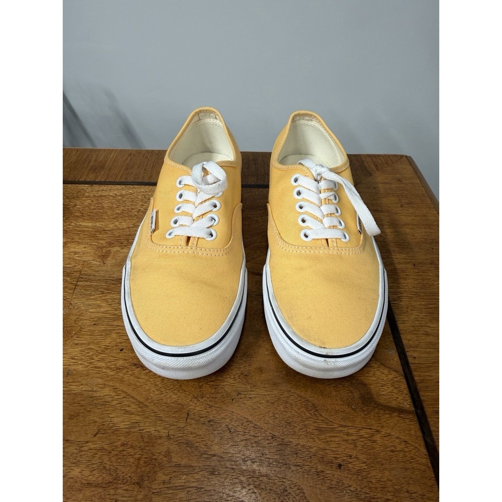 Vans‎ Women's 8 Authentic Low Top Classic Canvas Sneaker in Nice Flax True White